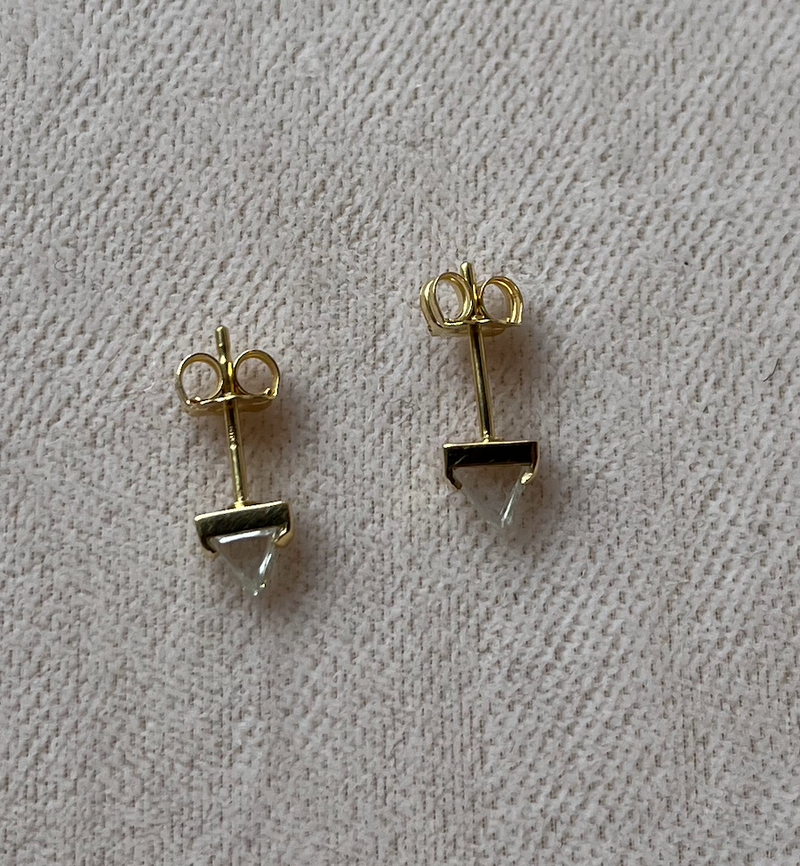 18K Yellow Gold Diamond Maccle Stud Earring